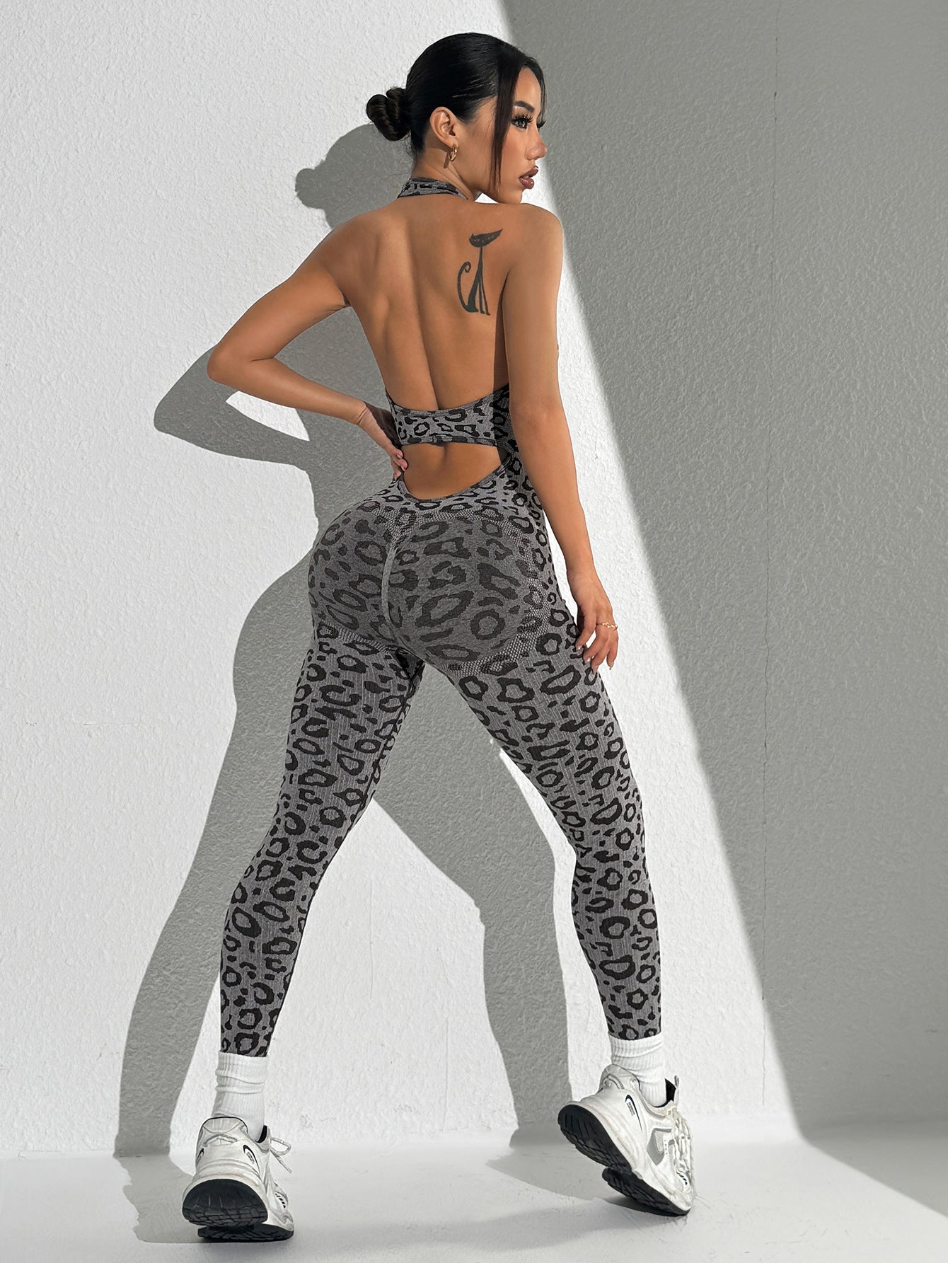High-Waisted Leopard Print Yoga Pants - Slimming & Hip-Lifting, Non-Shifting Pattern, Soft Nylon Fabric for Gym Training