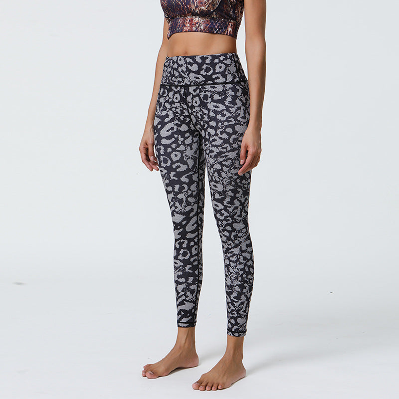 Sexy Leopard Print High Support Yoga Leggings for Gym Training with Non-Shifting Pattern and Slimming Hip-Lifting