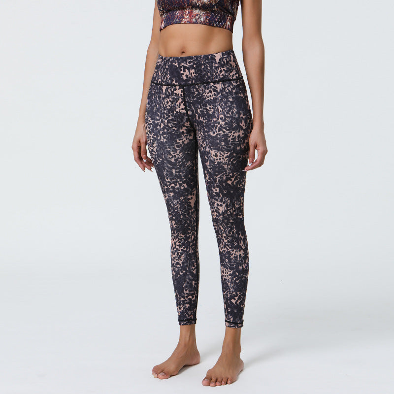 Sexy Leopard Print High Support Yoga Leggings for Gym Training with Non-Shifting Pattern and Slimming Hip-Lifting