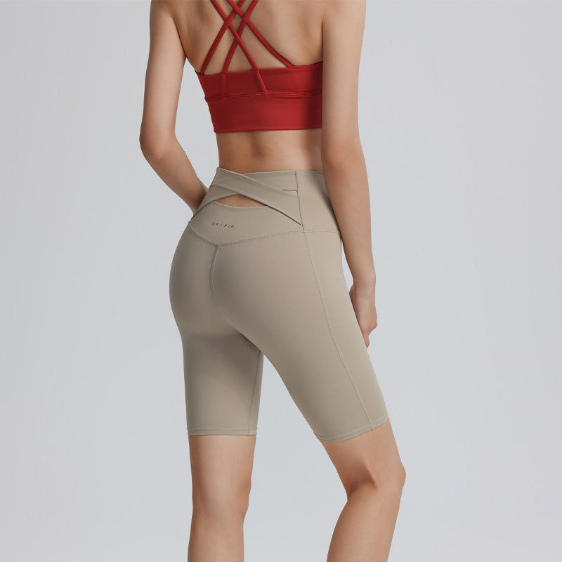 【Set】Beautiful back sports bra, five-point hollow yoga shorts, quick-drying, breathable yoga sports suit, women